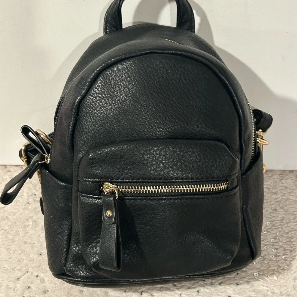 N/A black faux